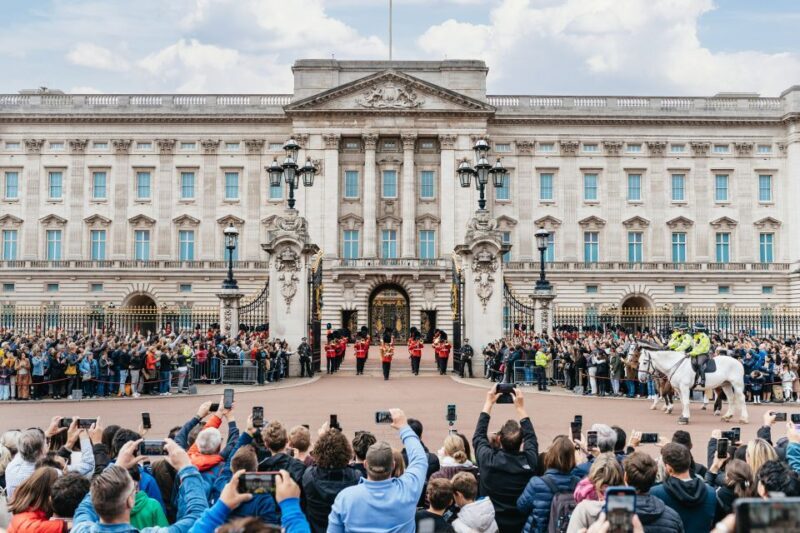 London: Changing of The Guard Tour - Key Points