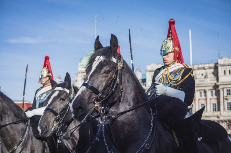 London: Changing of the Guard Walking Tour - Key Points