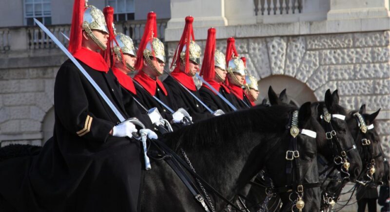 London: Changing of the Guard Walking Tour - An In-Depth Look at the Tour