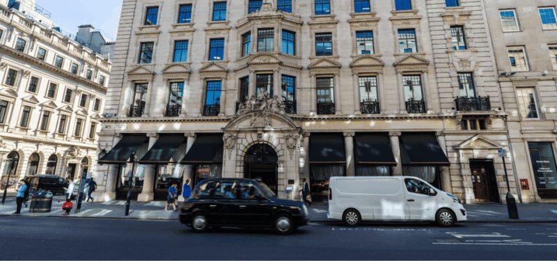 London: Changing of the Guard with a an APP - What You Can Expect From This Tour