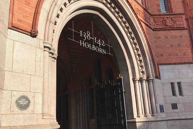 London Charles Dickens Puzzle Questo and Self-Guided Tour - A Deep Dive into the Tour Experience