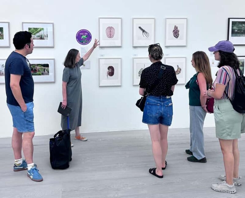 London: Chelsea Walking Tour - Stories, Sights & Small Bites - Strolling Along King’s Road