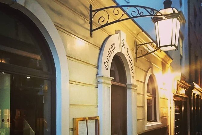 London Christmas Carol & Charles Dickens Small Group Walking Tour - An In-Depth Look at the Tour Experience