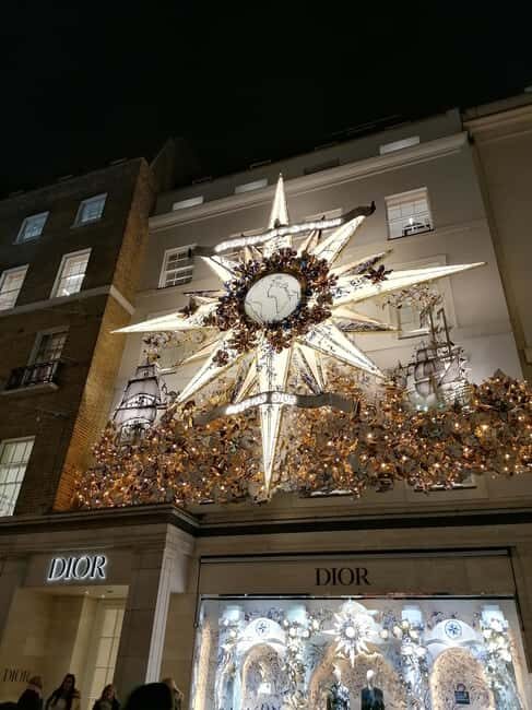 London: Christmas Lights and Festive Pubs Walking Tour - Key Points