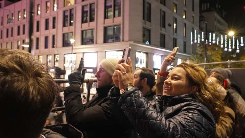 London: Christmas Lights Bus Tour With Live Guide - Traffic Isn’t All Bad: Slowdowns Give You More Time to See