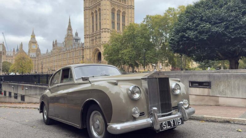 London: Christmas Lights Tour in a Vintage Rolls Royce - Key Points
