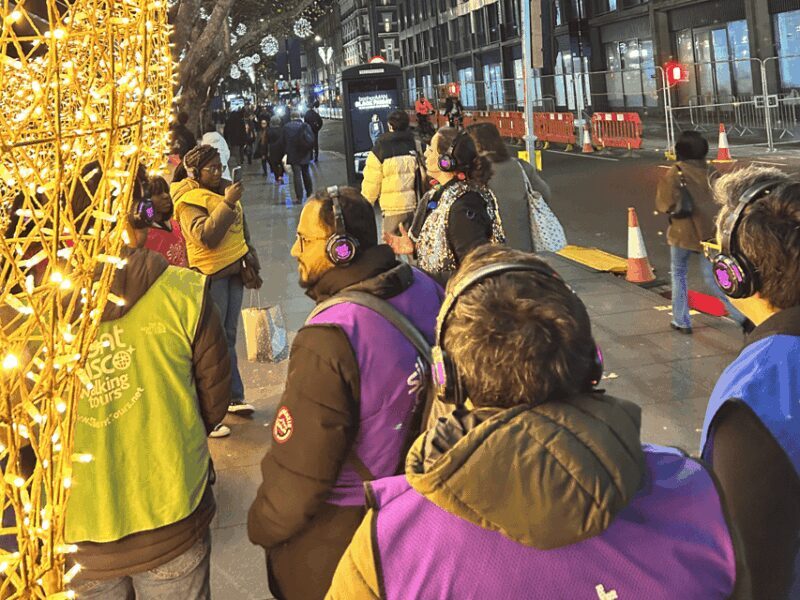 London: Christmas Lights Tour - With Christmas Music - Key Points