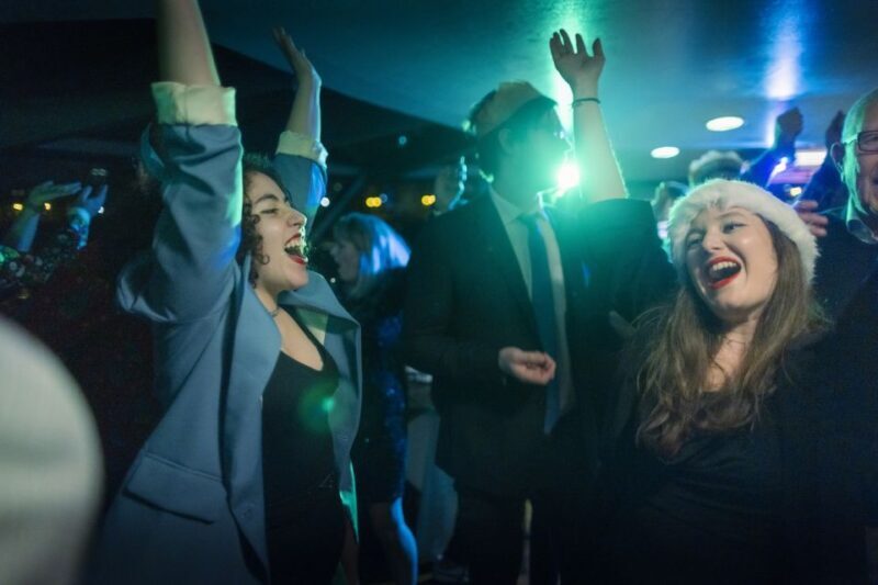 London: Christmas Party Dinner Cruise - The Sum Up