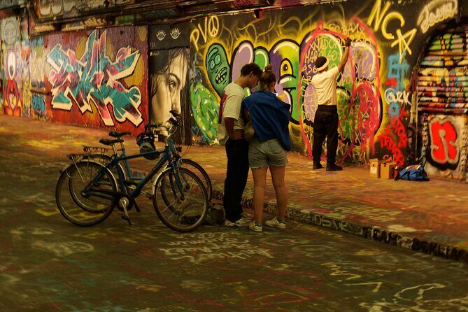 London Classic Landmarks Bike Tour with Local Guide - A Closer Look at the London Classic Landmarks Bike Tour