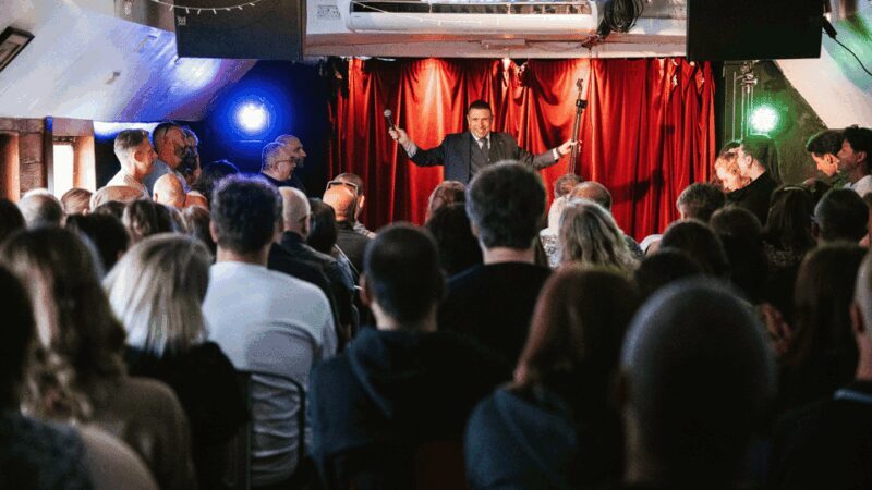 London: Dark Comedy on Iconic Battersea Barge - Key Points