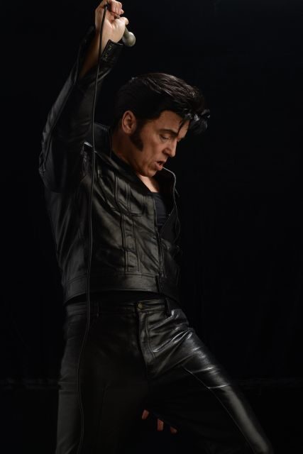 London: Dinner Cruise with Elvis Tribute on the Thames River - Key Points