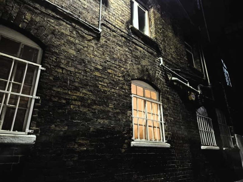 London: Dr Blood's Immersive Jack the Ripper Walking Tour - A Closer Look at the Tour Experience