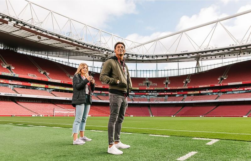 London: Emirates Stadium Entry Ticket and Audio Guide - How the Cam Features Work (Shirt Cam and Tour Cam)