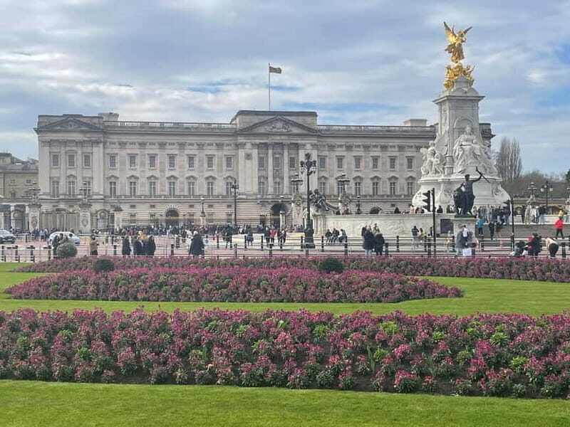 London: Essential Tour and Changing of the Guard - The Tour in Detail
