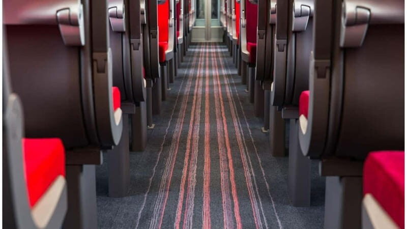 London from Edinburgh by Rail with Sightseeing & London Eye. - Getting there and starting your day