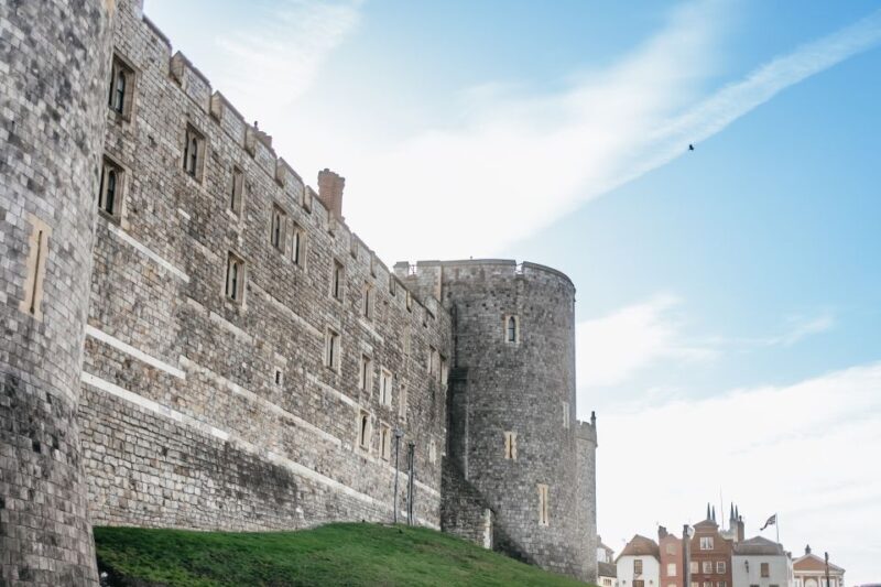 London: Full-Day Windsor, Stonehenge, and Oxford Tour - Who Should Consider This Tour?