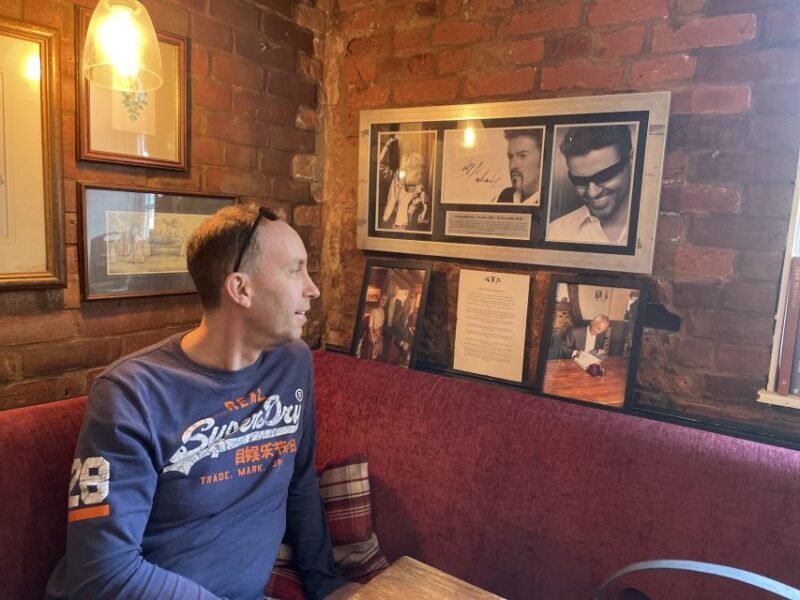 London: George Michael Tour by Black Taxi - Exploring the George Michael Tour by Black Taxi in London