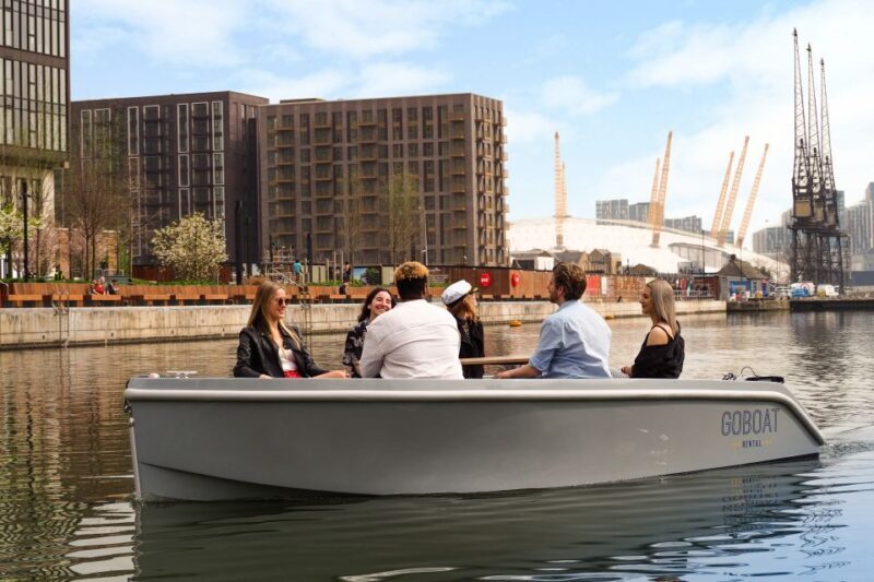 London: GoBoat Rental in Canary Wharf with London Docklands - Who Will Love This?