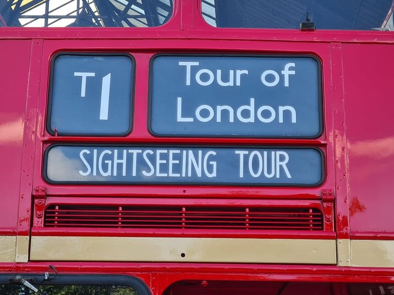London: Guided Sightseeing Tour on a Vintage Open-Top Bus - The live guide factor: why it beats a headphone-only ride