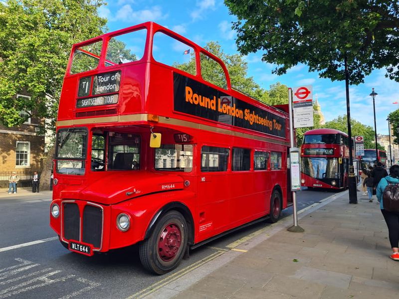 London: Guided Sightseeing Tour on a Vintage Open-Top Bus - Stop-by-stop overview: from Royal Courts of Justice to St Paul’s