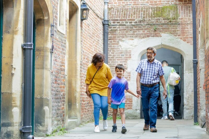 London: Hampton Court Palace Private Tour with Train Option - FAQs