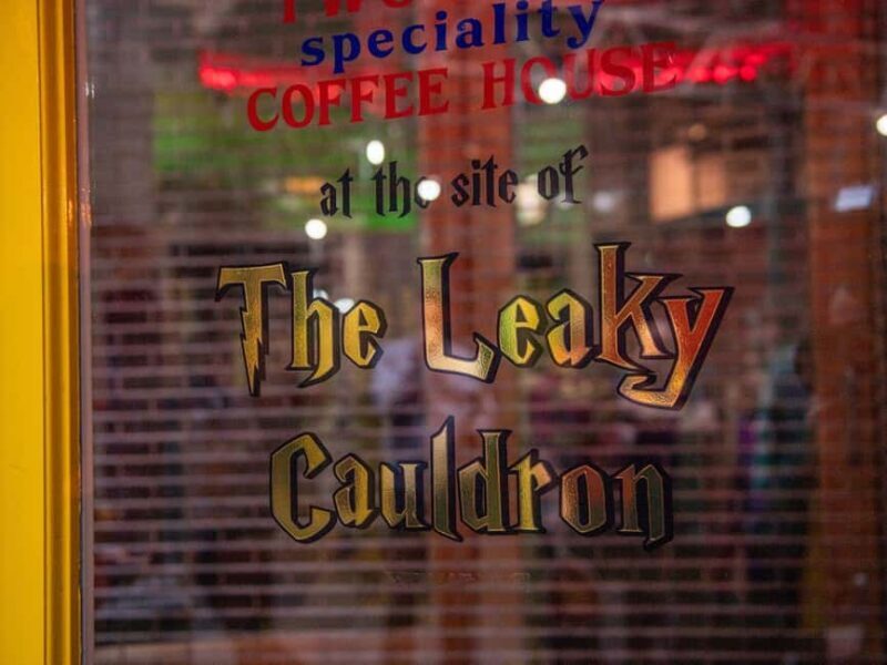 London: Harry Potter Lumos Christmas Lights Bus Tour - The Food and Souvenirs