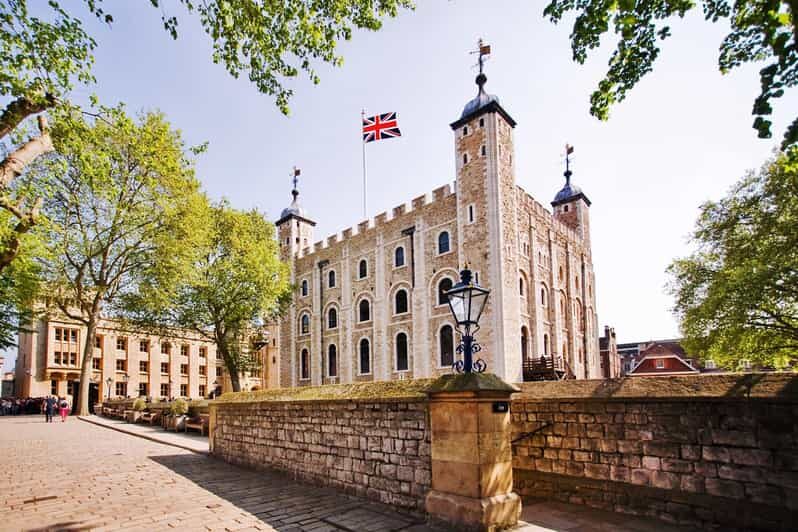 London: Harry Potter Tour, Tower of London & River Cruise - Walking Through the Wizarding London