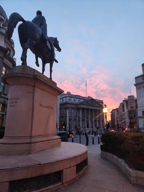 London: History of Money & Power Walking Tour - What the Tour Feels Like in Practice