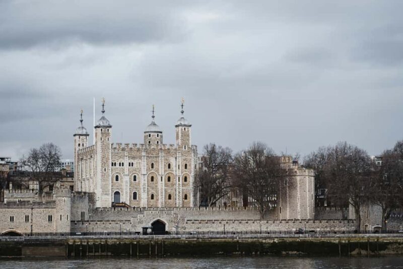 London: History on the banks of the Thames Walking Tour - The Practical Side