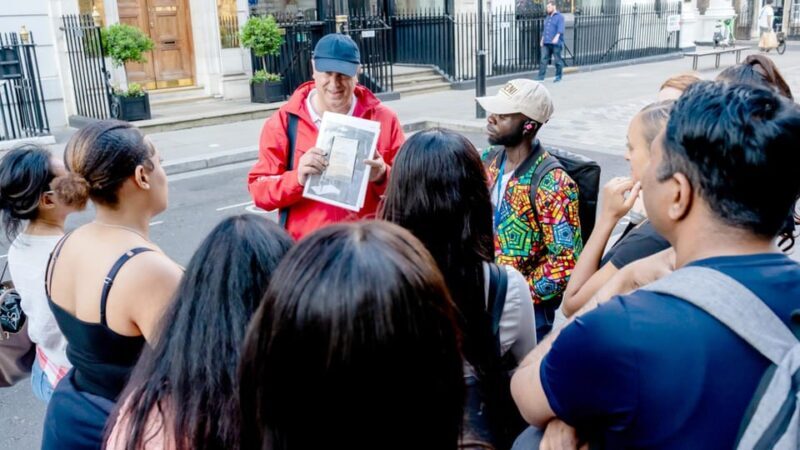 London: Hop-On Hop-Off Pass with Thames River Cruise 24 Hrs - Key Points