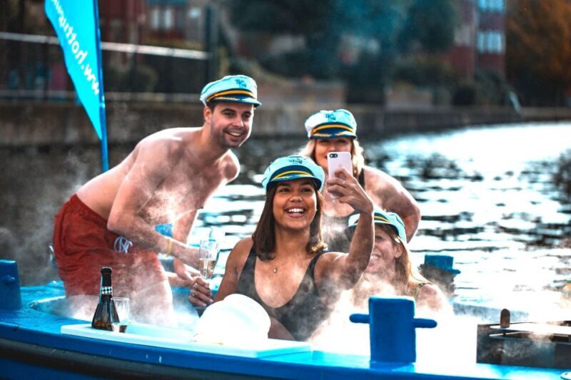 London: Hot Tub Boat Guided Historical Docklands Cruise - Who Should Consider This Tour?