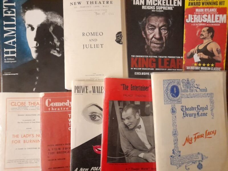 London: Iconic Theatres Walking Tour - Key Points