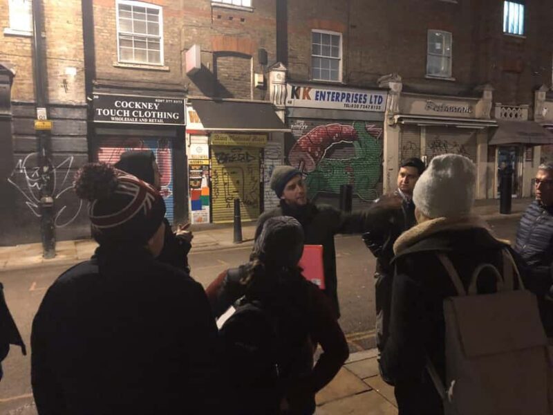 London: Jack the Ripper Tour in French - The Details That Make It Special