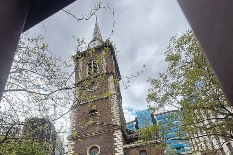 London: Jack the Ripper Tour with Drinks - Key Points