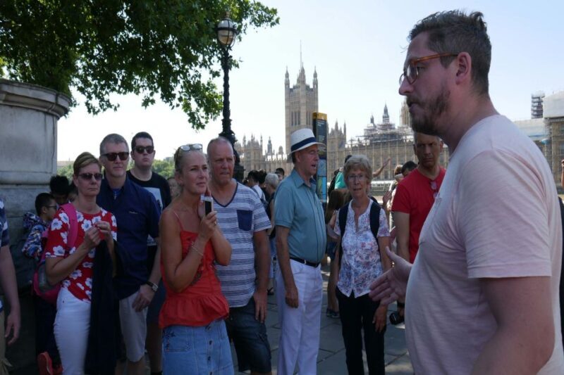 London: James Bond Small Group Mini Coach Tour - The Downsides