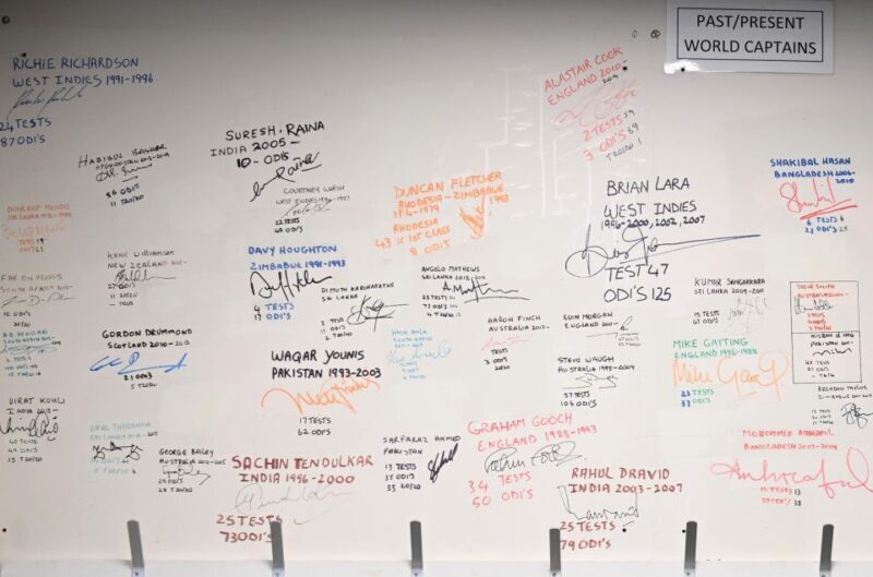 London: Kia Oval Cricket Ground Tour - The Experience of the Guides