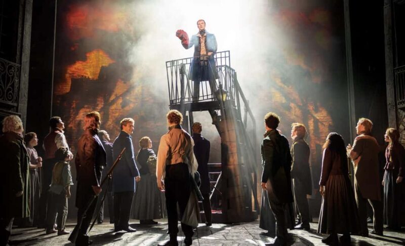 London: Les Misérables Ticket & 2-Course Pre-Show Meal - Key Points