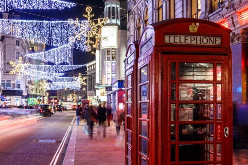 London: Live Guided Christmas Lights Open-Top Bus Night Tour - FAQs