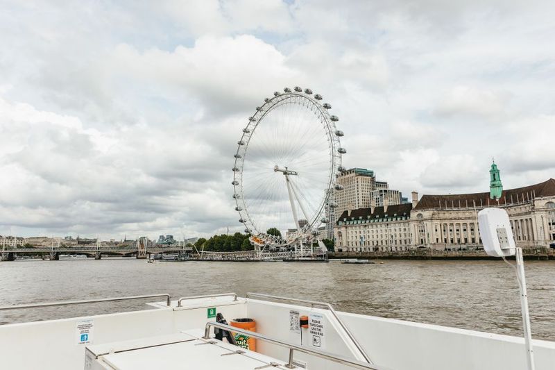 London: London Eye, River Cruise, & Hop-on Hop-off Bus Tour - Using the stops intelligently: from Westminster Abbey to Tower Bridge