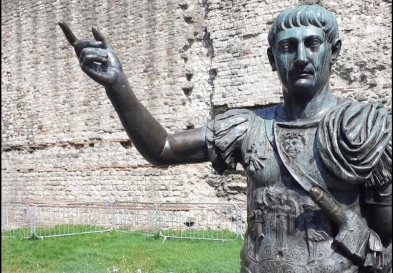 London: Medieval History Walking Tour from The Tower - Key Points