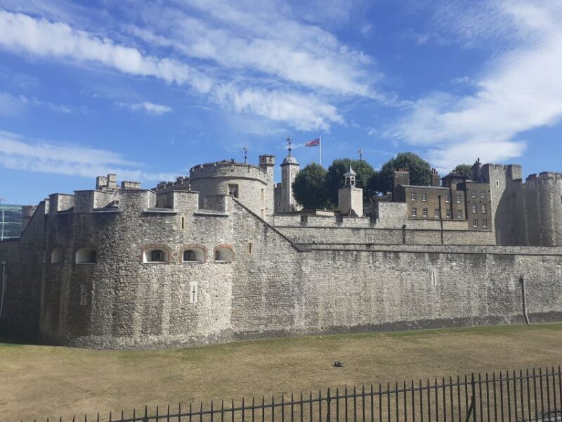 London: Medieval History Walking Tour from The Tower - FAQ