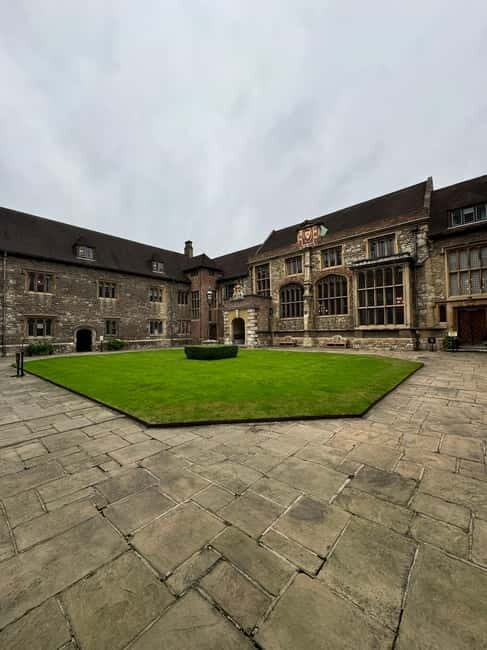 London: Medieval Tales and Martyrs Walking Tour - Key Points