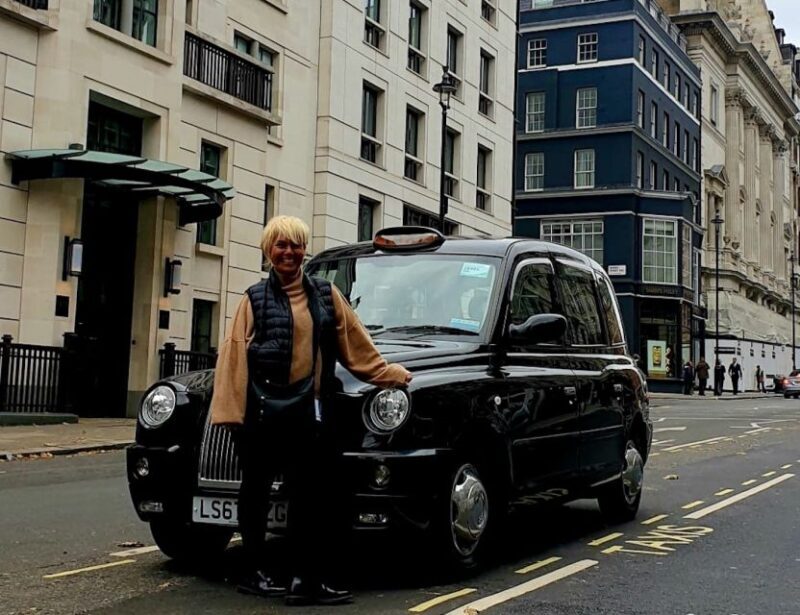 London: Monuments & Back Streets Guided Tour in Black Taxi - What You Can Expect from the Tour
