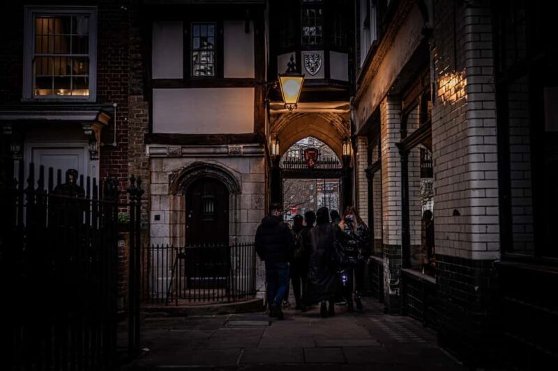 London Night Walking Tour: Ghosts & Haunting Legends - What to Expect from the London Ghost Tour