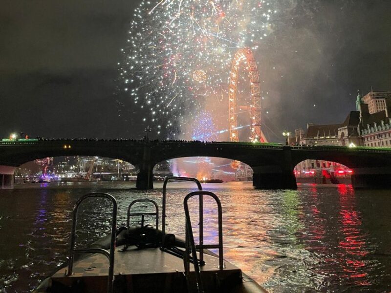 LONDON: NYE 2025 Fireworks PRIVATE BOAT - Front Row Views - The Experience: What You Can Expect