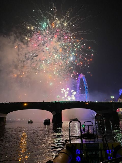 LONDON: NYE 2025 Fireworks PRIVATE BOAT - Front Row Views - Who Should Consider This Experience?