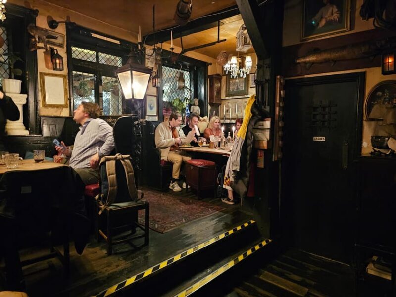 London: Pilgrims and Pirates Historical Pub Tour - What the Reviews Say