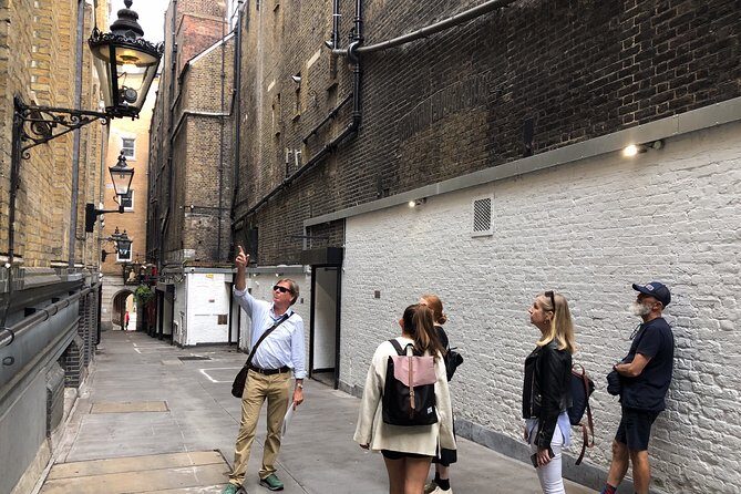 London Police and Crime Walking Tour - Northumberland Avenue and Great Scotland Yard