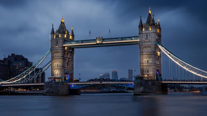 London: Private Engagement Photoshoot in the Big City - FAQ