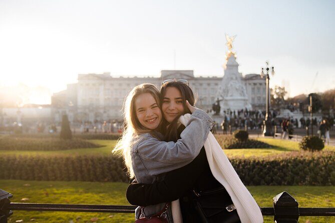 London : Private Photoshoot Outside Buckingham Palace - The Photographers and Reviews